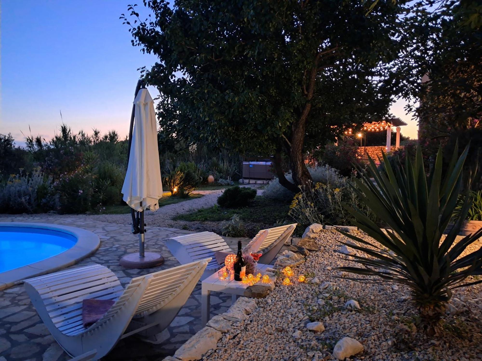 Villa Cesarica نوفاليا المظهر الخارجي الصورة