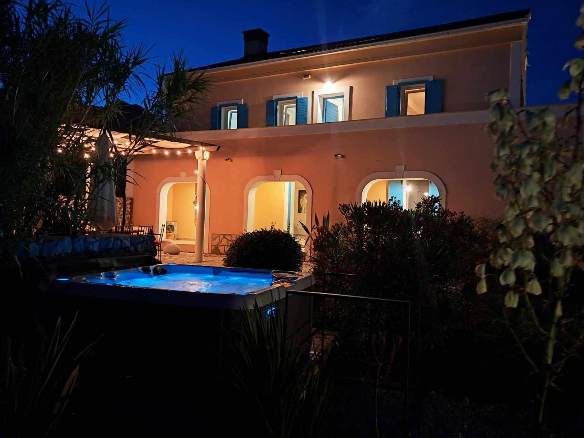 Villa Cesarica نوفاليا المظهر الخارجي الصورة