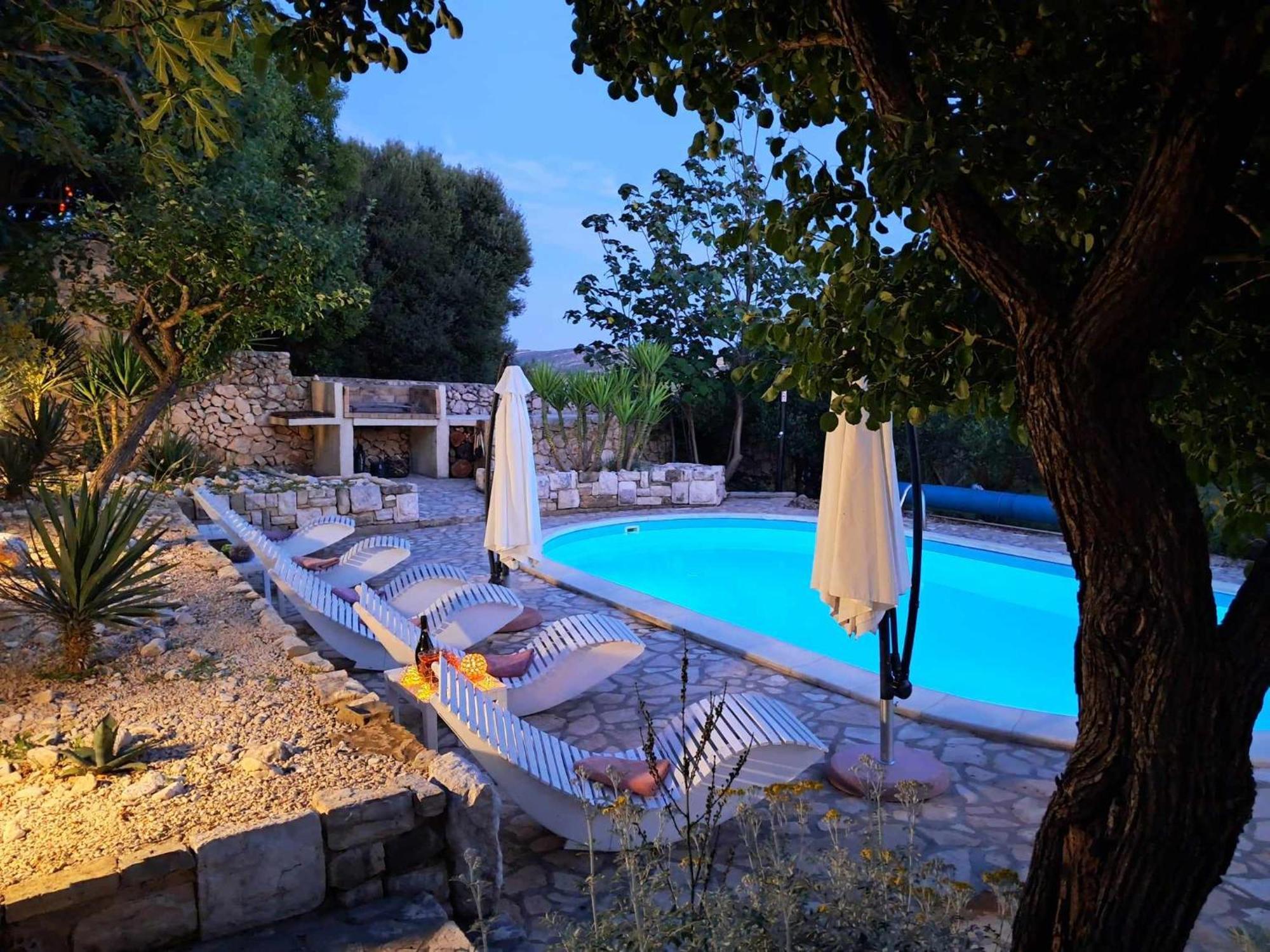 Villa Cesarica نوفاليا المظهر الخارجي الصورة