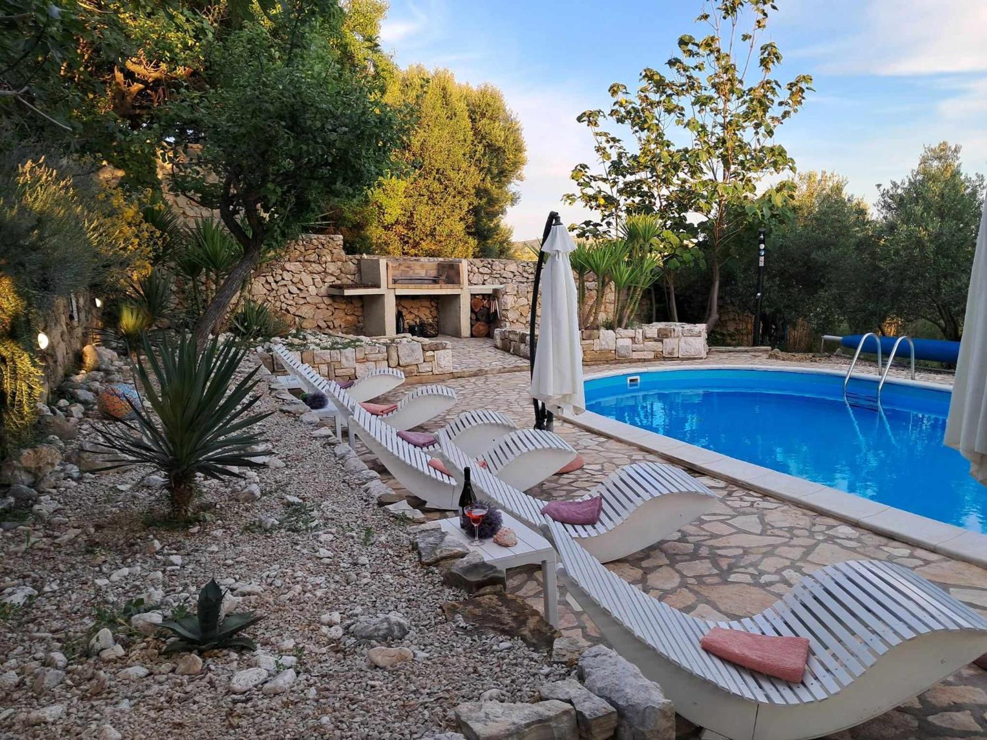 Villa Cesarica نوفاليا المظهر الخارجي الصورة